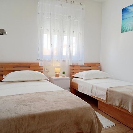 Apartments Villa Odesa With Shared Pool Zadar Extérieur photo