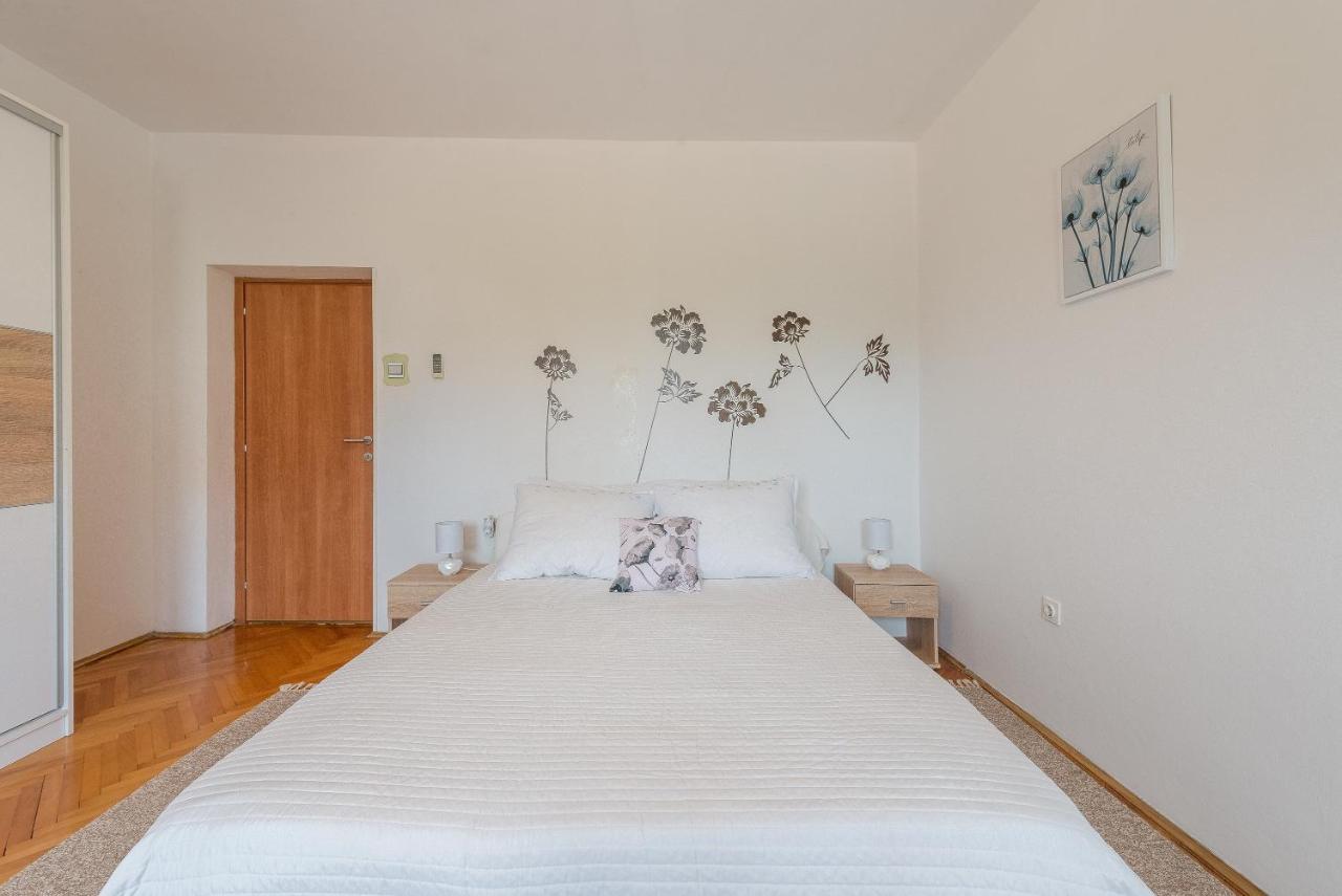 Apartments Villa Odesa With Shared Pool Zadar Extérieur photo