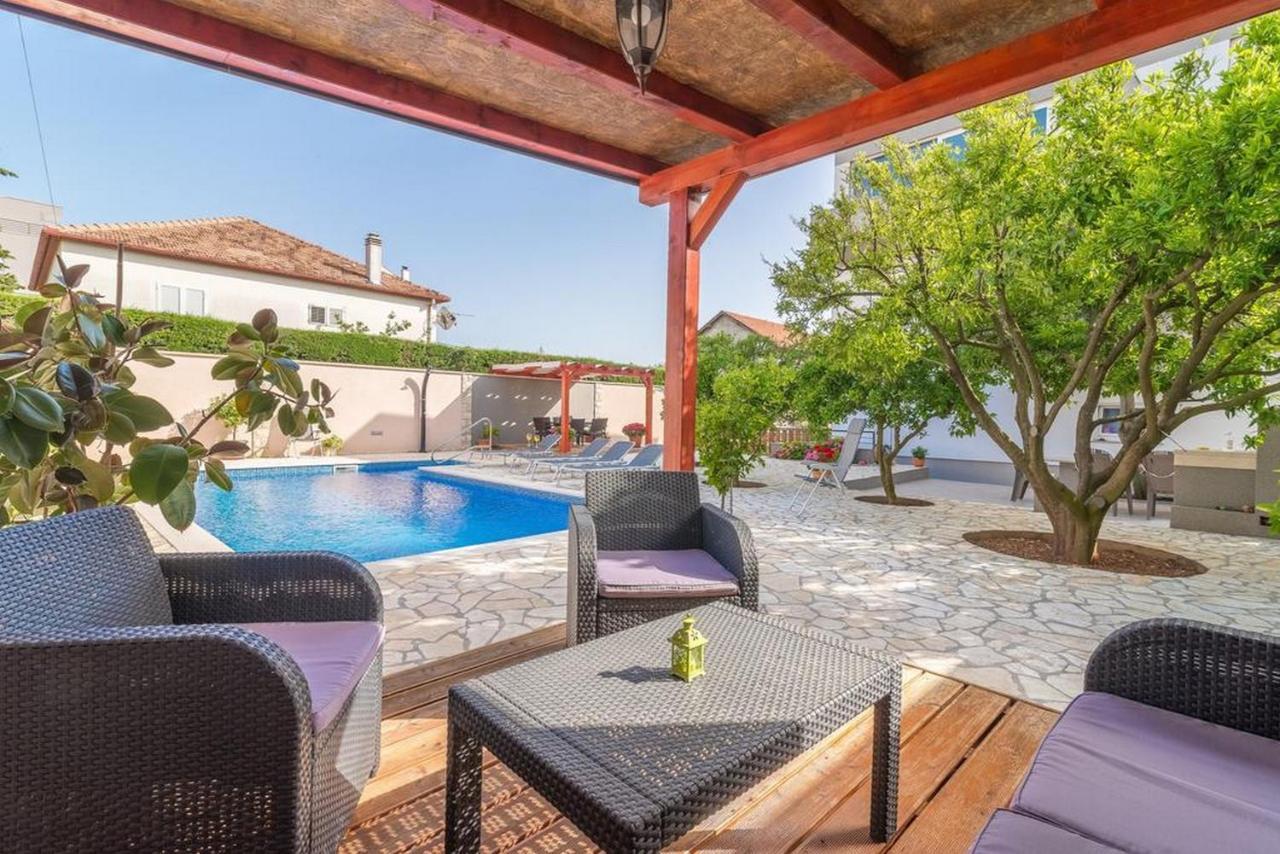 Apartments Villa Odesa With Shared Pool Zadar Extérieur photo