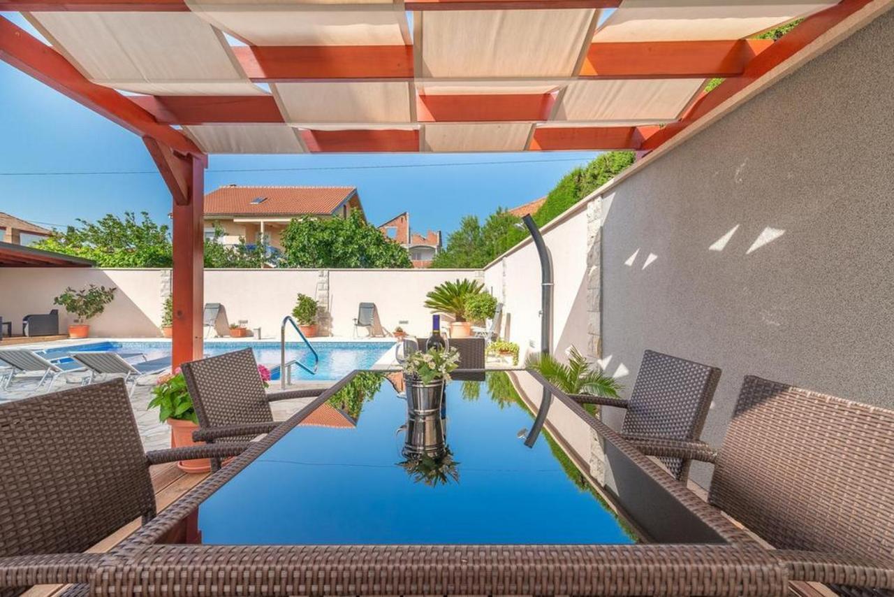 Apartments Villa Odesa With Shared Pool Zadar Extérieur photo