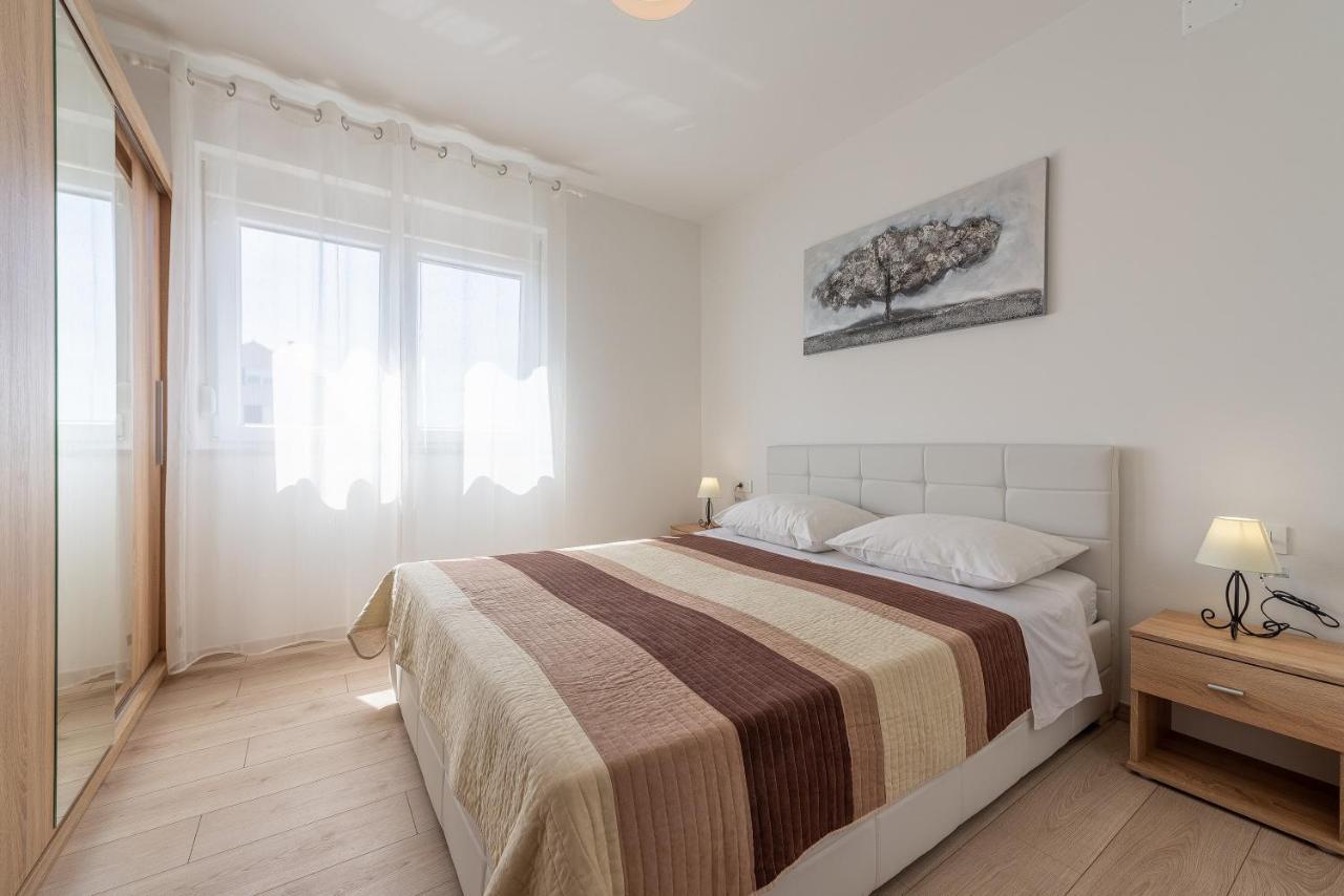 Apartments Villa Odesa With Shared Pool Zadar Extérieur photo