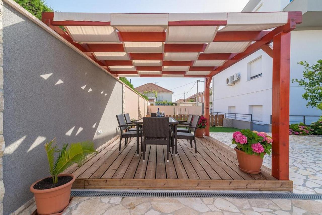 Apartments Villa Odesa With Shared Pool Zadar Extérieur photo