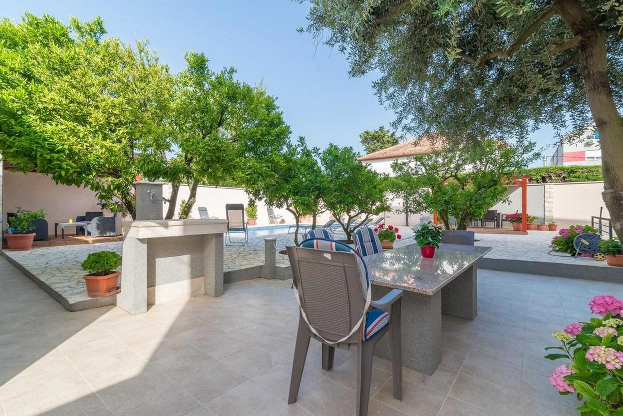 Apartments Villa Odesa With Shared Pool Zadar Chambre photo