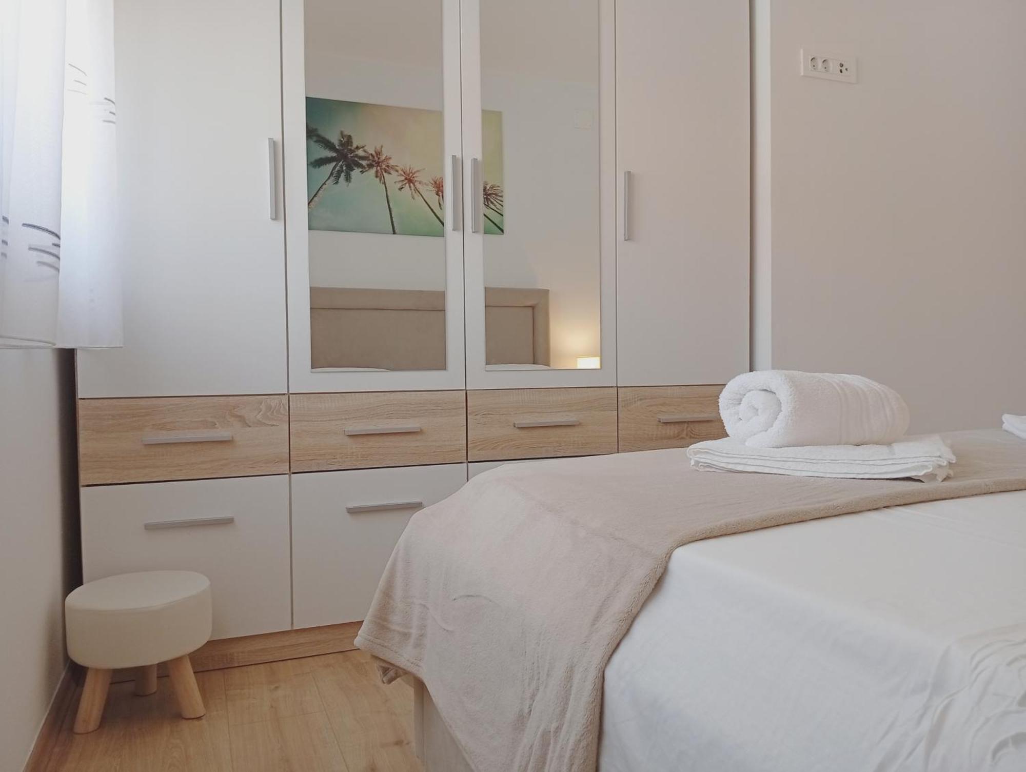 Apartments Villa Odesa With Shared Pool Zadar Extérieur photo