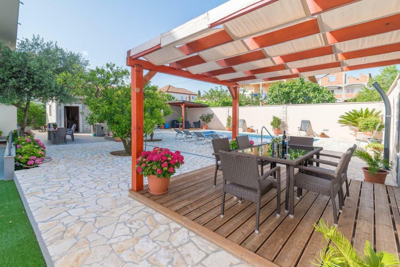 Apartments Villa Odesa With Shared Pool Zadar Extérieur photo