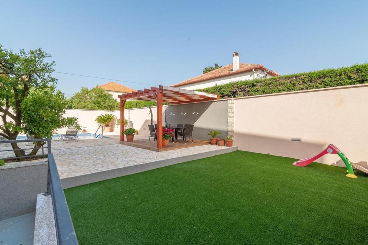 Apartments Villa Odesa With Shared Pool Zadar Extérieur photo